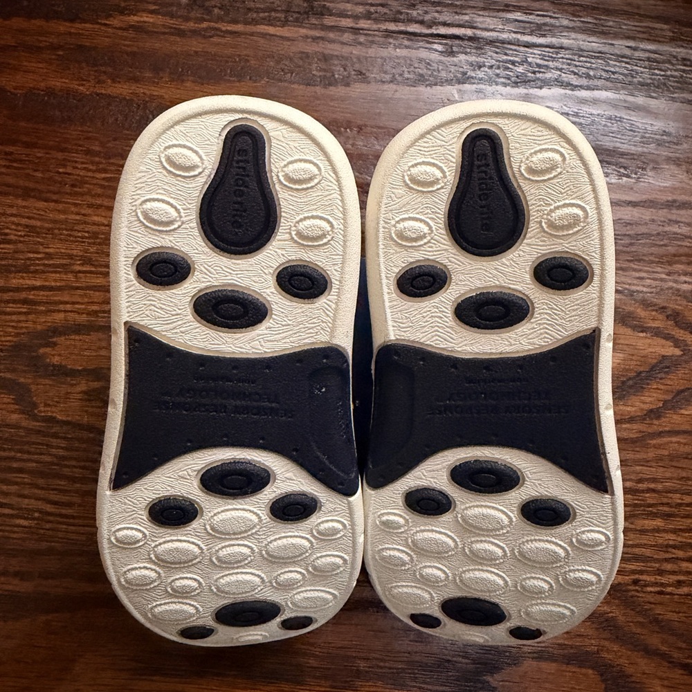 Kid's Stride Rite Boys Sneaker Navy (6.5) - Picture 2 of 10